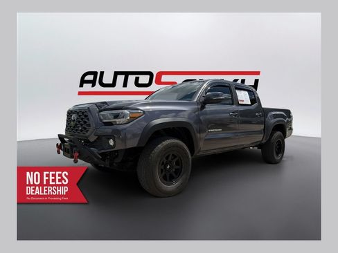 Used 2022 Toyota Tacoma TRD Off-Road AWD/4WD image 1