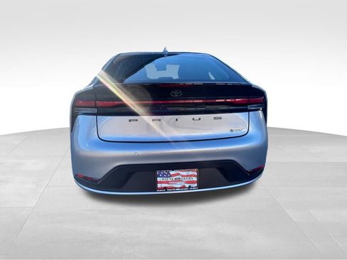 Used 2024 Toyota Prius LE image 5