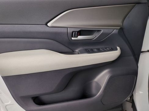Certified 2026 Toyota Grand Highlander XLE image 14