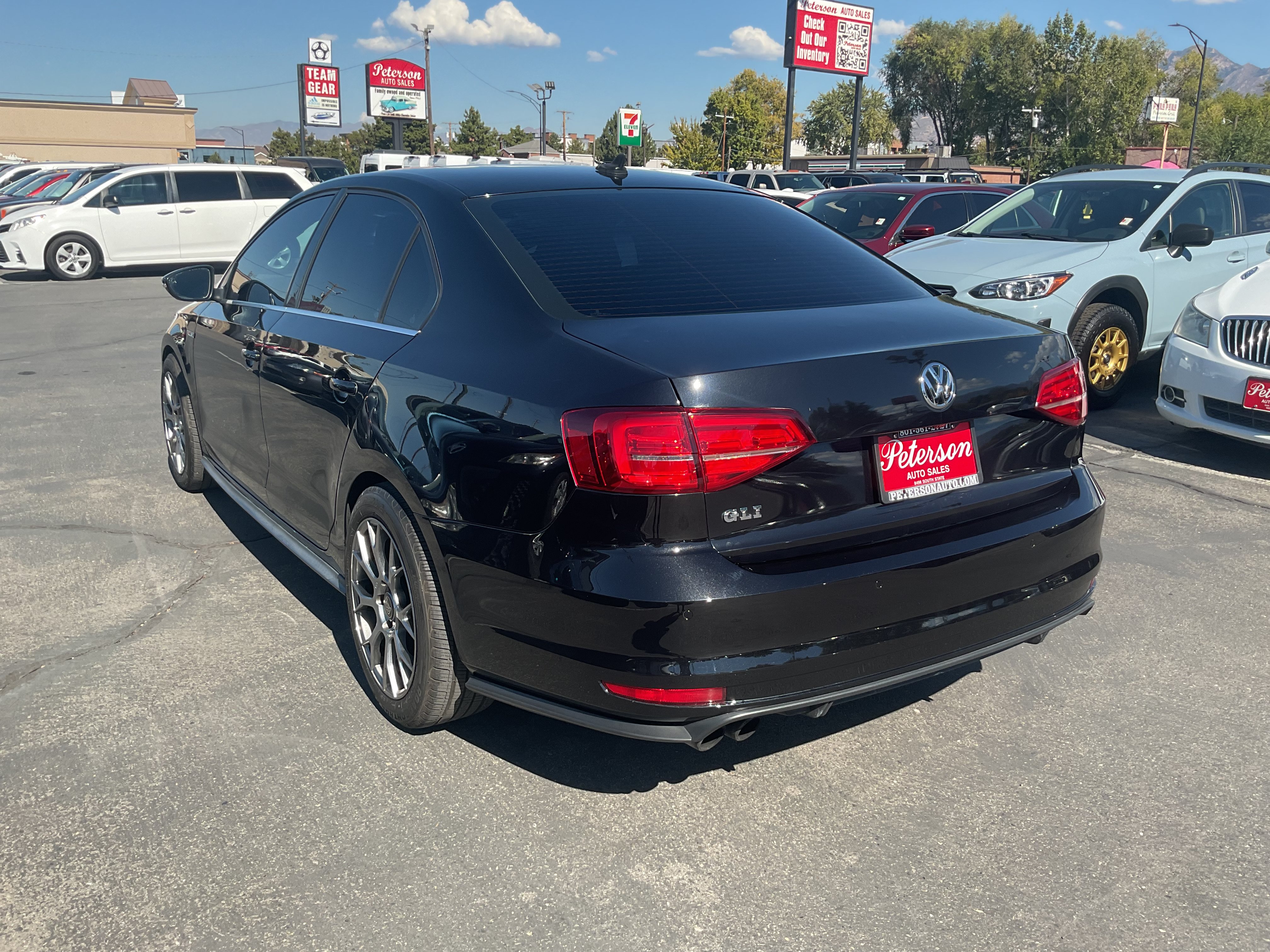 Used 2017 Volkswagen Jetta GLI FWD image 7
