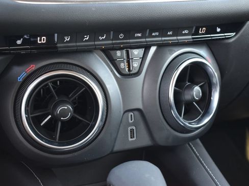 Used 2025 Chevrolet Blazer LT AWD/4WD image 12