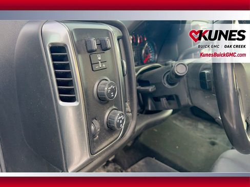 Used 2018 Chevrolet Silverado 1500 LT w/ All Star Edition image 10