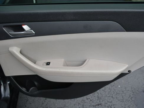Used 2017 Hyundai Sonata SE FWD image 14