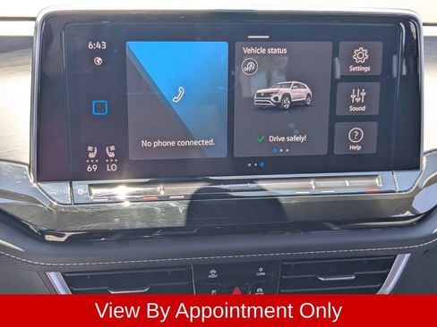 Used 2025 Volkswagen Atlas Cross Sport SE FWD image 18