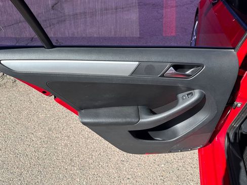 Used 2014 Volkswagen Jetta SE image 28