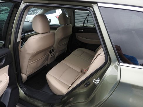 Used 2017 Subaru Outback 2.5i Limited image 8