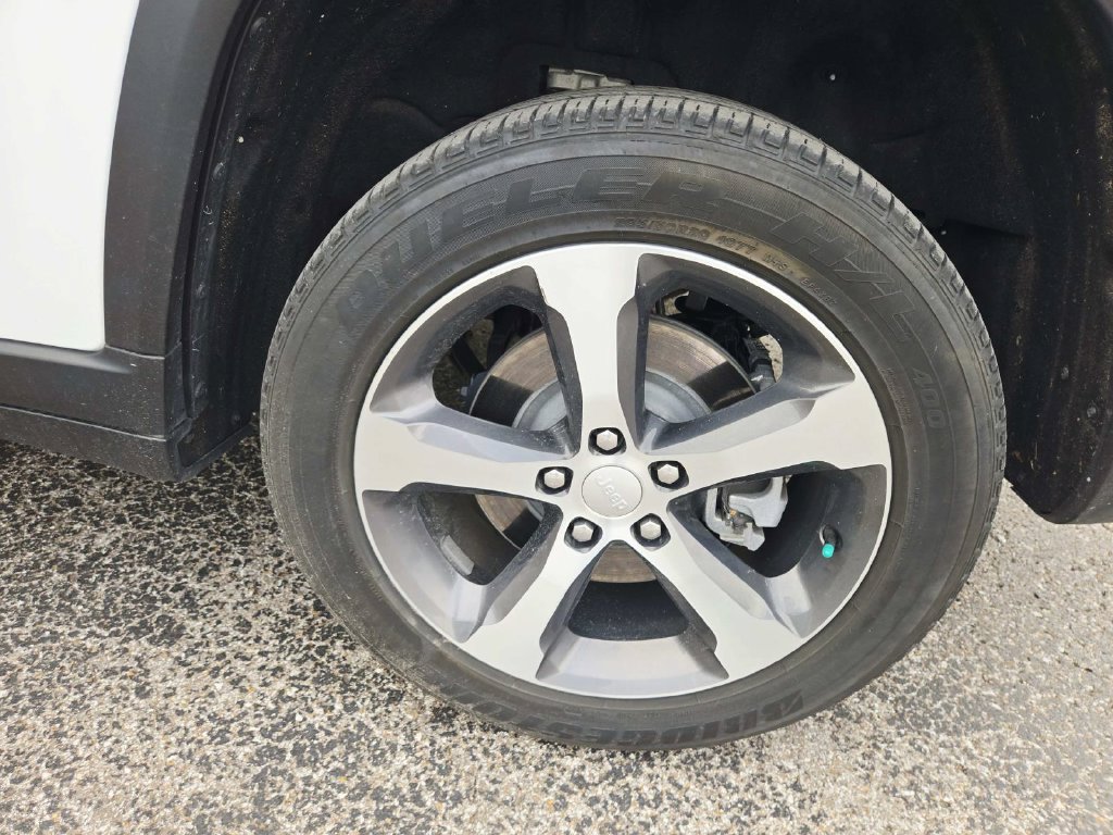 Used 2023 Jeep Grand Cherokee 4WD 4xe image 9