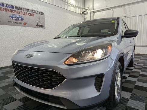 Used 2022 Ford Escape SE w/ Cold Weather Package image 3