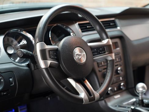 Used 2010 Ford Mustang GT image 43