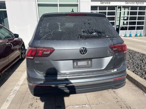 Certified 2022 Volkswagen Tiguan SE w/ Panoramic Sunroof Package image 3