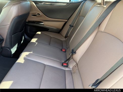 Used 2022 Lexus ES 300h w/ Accessory Package image 23