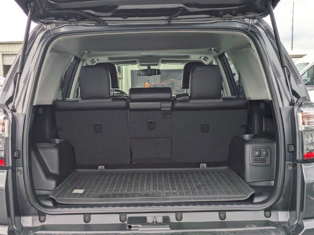 Used 2018 Toyota 4Runner SR5 Premium AWD/4WD image 12