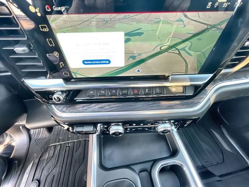 New 2026 GMC Sierra 1500 SLT image 15