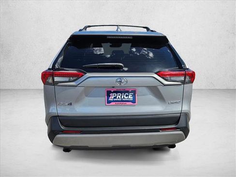 Used 2022 Toyota RAV4 Limited FWD image 7
