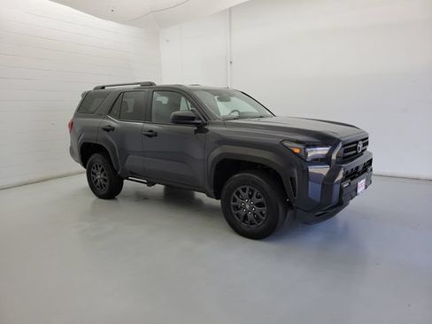 Used 2025 Toyota 4Runner SR5 AWD/4WD image 4