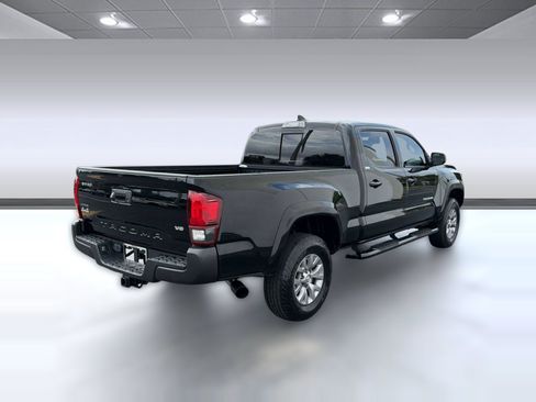 Used 2019 Toyota Tacoma SR5 AWD/4WD image 9