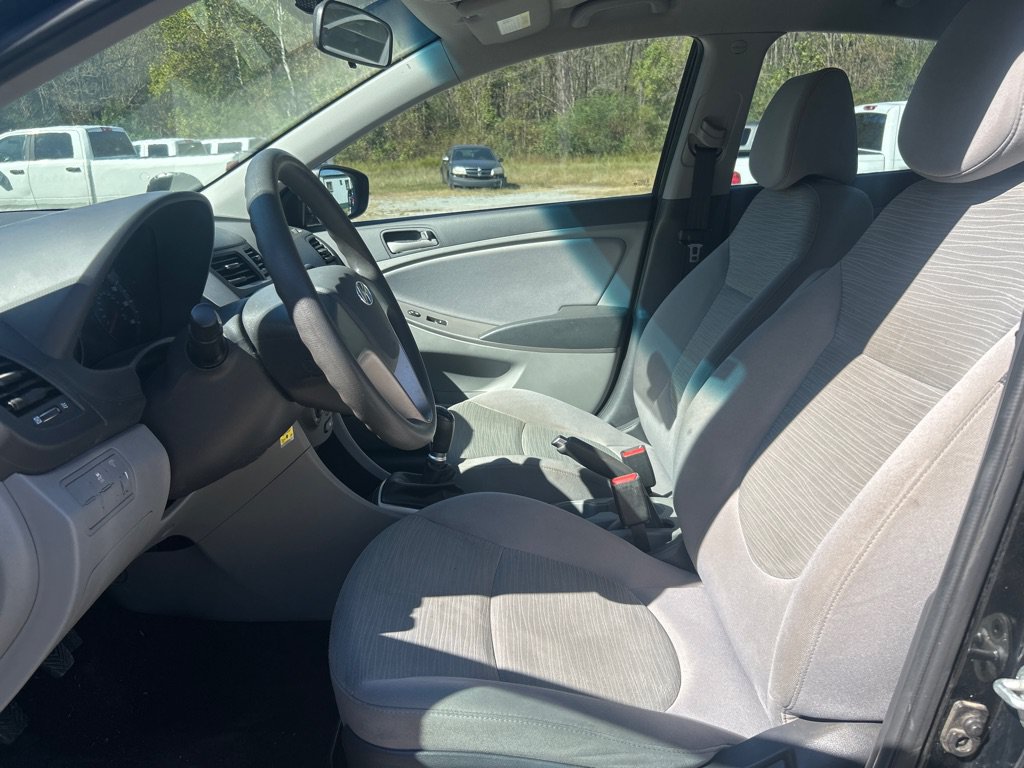 Used 2017 Hyundai Accent SE FWD image 8