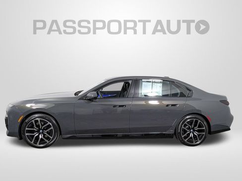 Used 2026 BMW i7 eDrive50 w/ Executive Package RWD image 2