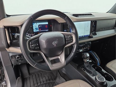 Used 2023 Ford Bronco Wildtrak AWD/4WD image 11