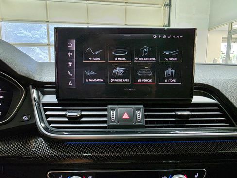 Used 2024 Audi SQ5 Prestige AWD/4WD image 40