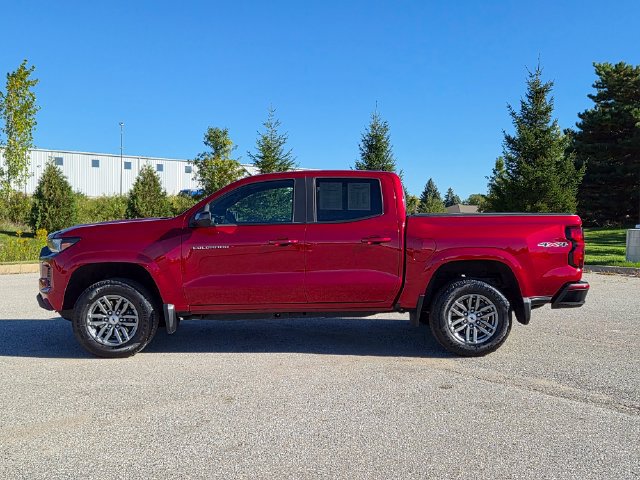 Used 2024 Chevrolet Colorado LT w/ LT Convenience Package II AWD/4WD image 8