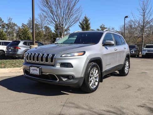 Used 2018 Jeep Cherokee Limited AWD/4WD image 10