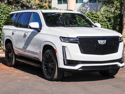 Used 2022 Cadillac Escalade Premium Luxury RWD image 3