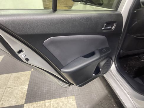 Used 2019 Toyota Prius LE image 15