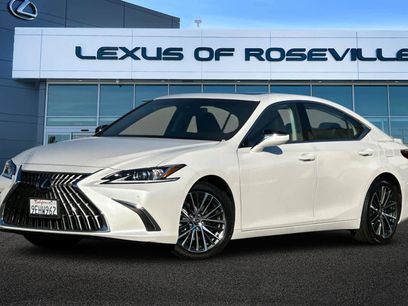 Used 2023 Lexus ES 300h w/ Premium Package