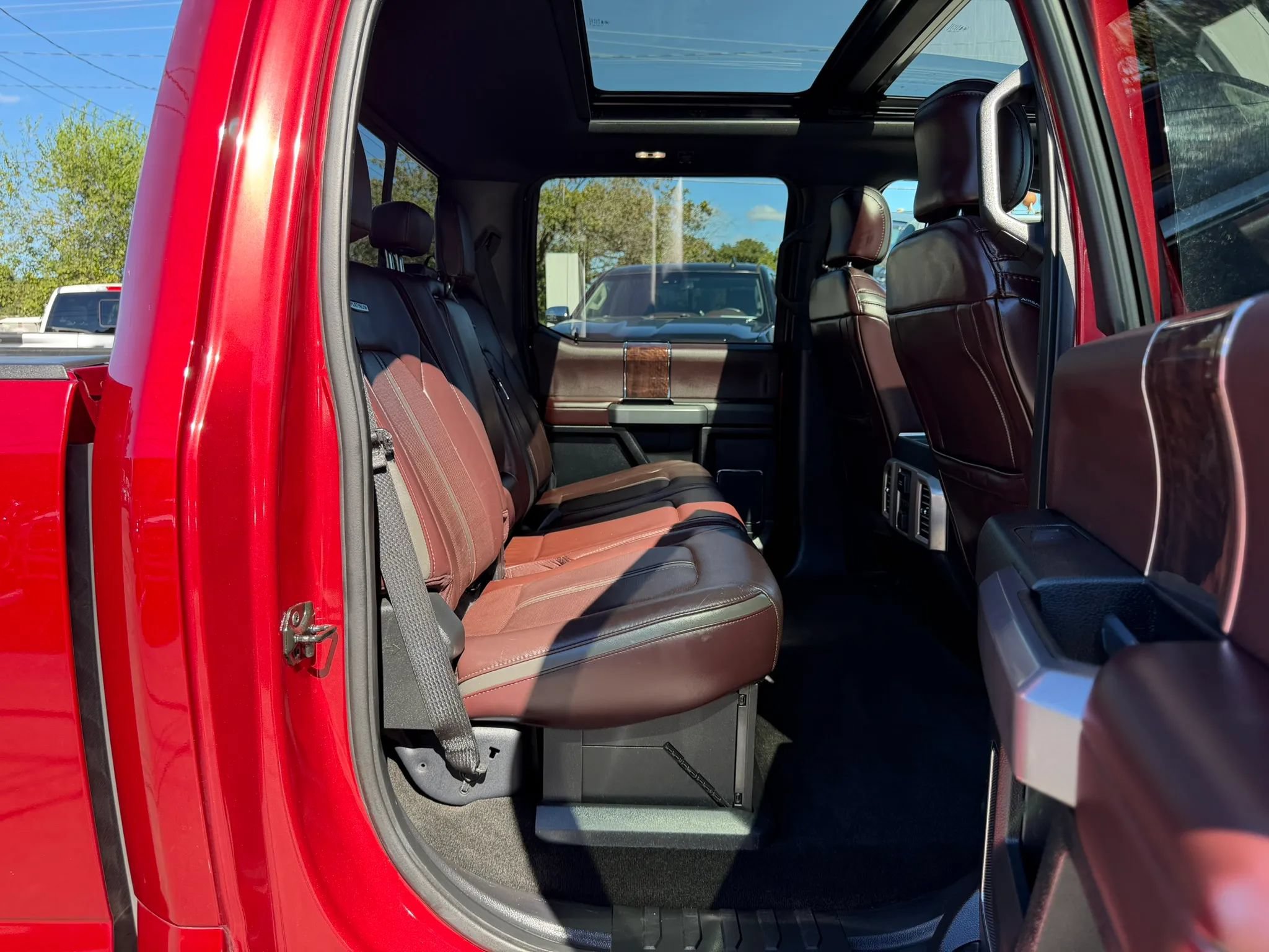 Used 2017 Ford F350 Platinum w/ Platinum Ultimate Package AWD/4WD image 24