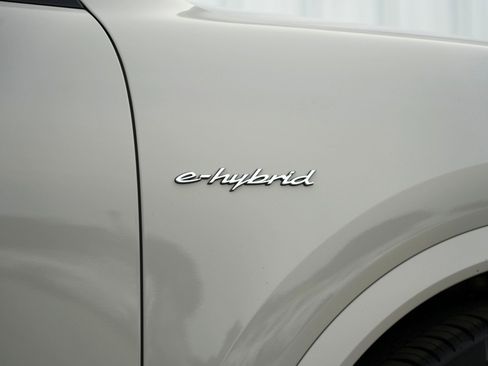 Used 2024 Porsche Cayenne Turbo image 77