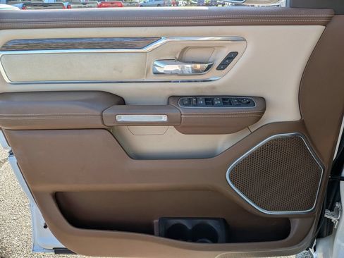Used 2019 RAM 1500 Laramie AWD/4WD image 27