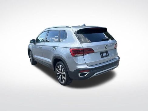 Used 2024 Volkswagen Taos SE FWD image 4