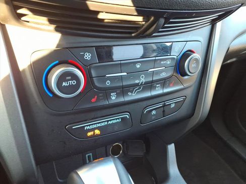 Certified 2018 Ford Escape SEL w/ Ford Safe & Smart Package image 22