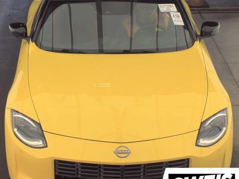 Used 2024 Nissan Z Performance w/ Floor Mat Package RWD image 2