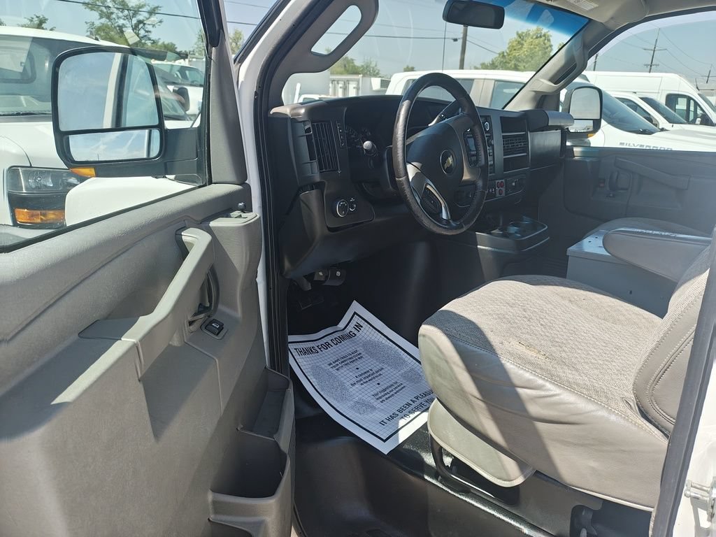 Used 2016 Chevrolet Express 2500 RWD image 8