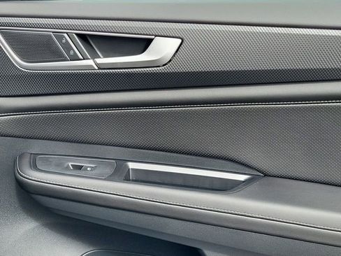 New 2026 Volkswagen Atlas Cross Sport SEL R-Line image 18