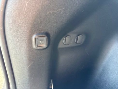 Used 2019 Jeep Cherokee Limited AWD/4WD image 47