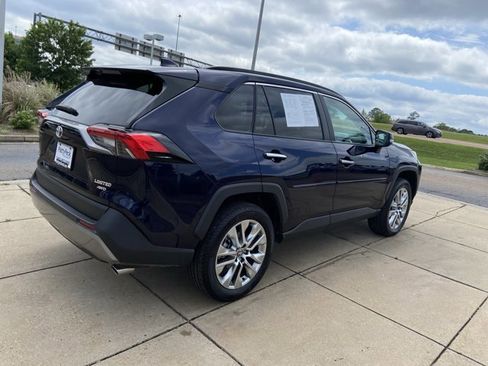 Used 2025 Toyota RAV4 Limited w/ Weather Package AWD/4WD image 9