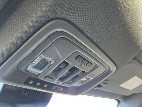 Used 2025 GMC Sierra 2500 Denali image 13