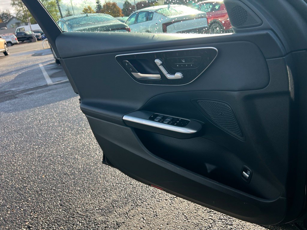 Used 2025 Mercedes-Benz C 300 4MATIC Sedan image 19