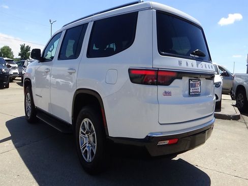 Certified 2024 Jeep Wagoneer 4WD image 40