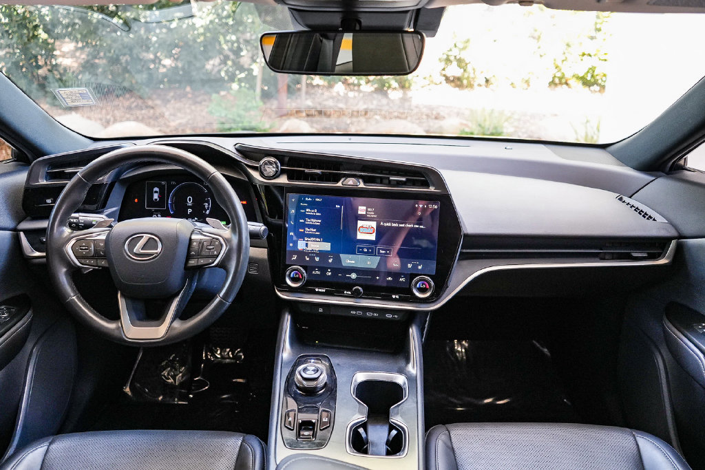 Used 2024 Lexus RZ 300e Premium FWD image 10