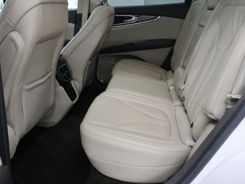 Used 2016 Lincoln MKX Reserve w/ Technology Package AWD/4WD image 9