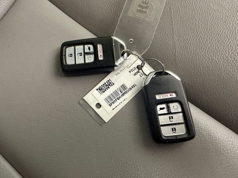 Used 2021 Honda Pilot Touring image 31