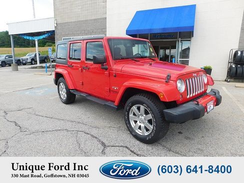 Used 2017 Jeep Wrangler Unlimited Sahara w/ Connectivity Group AWD/4WD image 2