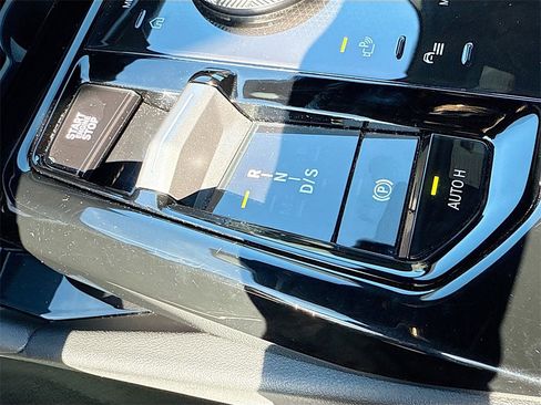 Used 2024 BMW 530i image 18