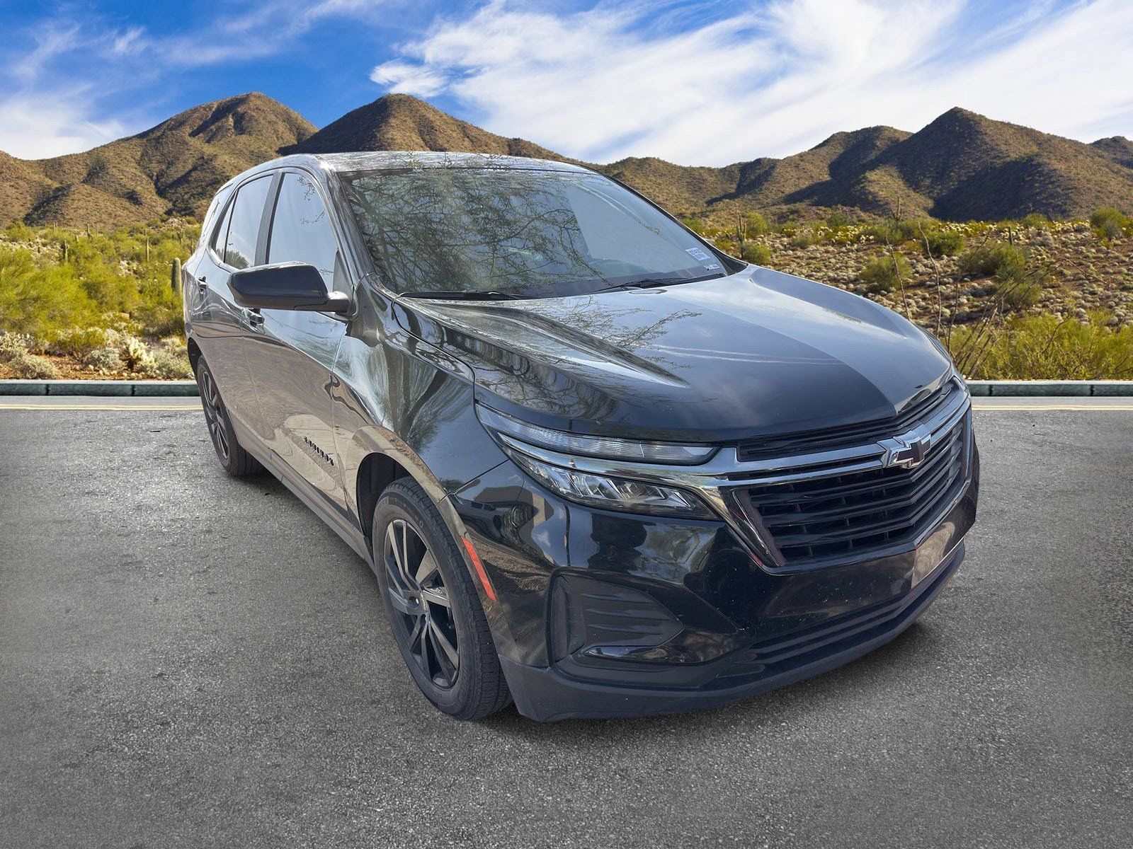 Used 2024 Chevrolet Equinox LS w/ LS Convenience Package FWD image 3