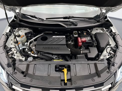 Used 2025 Nissan Rogue Platinum w/ Tech Package image 29