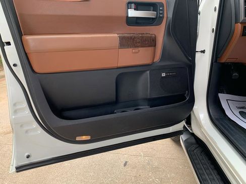 Used 2010 Toyota Sequoia Platinum RWD image 18